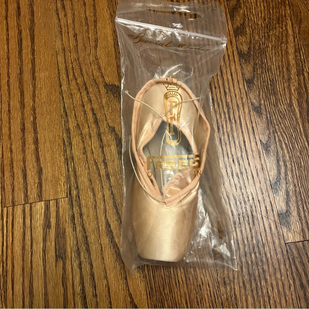 Freed Wingblock 3.5XX Pointe Shoes 🩰 BNWT